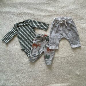 BUNDLE Unisex Neutral Baby Outfit